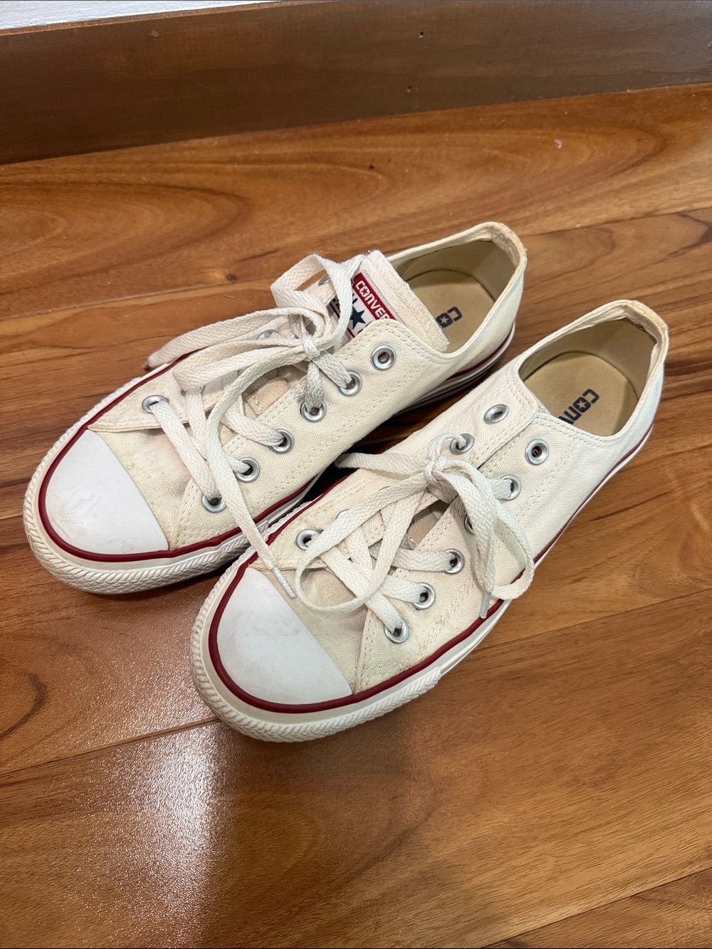 Converse Kids Low-Top Canvas Sneakers in Cream with Red Trim
